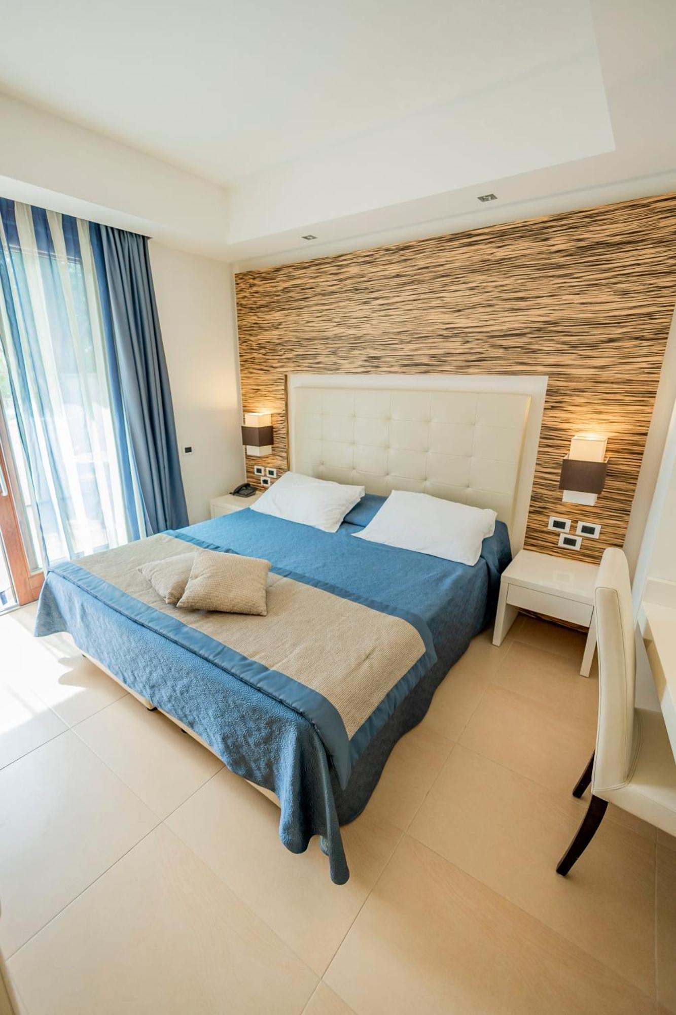 Prince Franklyn Hotel Santa Maria di Castellabate Exterior foto